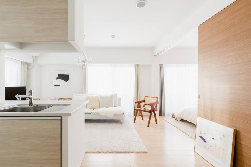 Open Sale: Spacious Namba Near Dotonbori Apartment